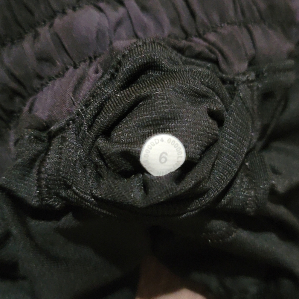 Lululemon Hotty Hot Black Camo Short - Picture 9 of 10